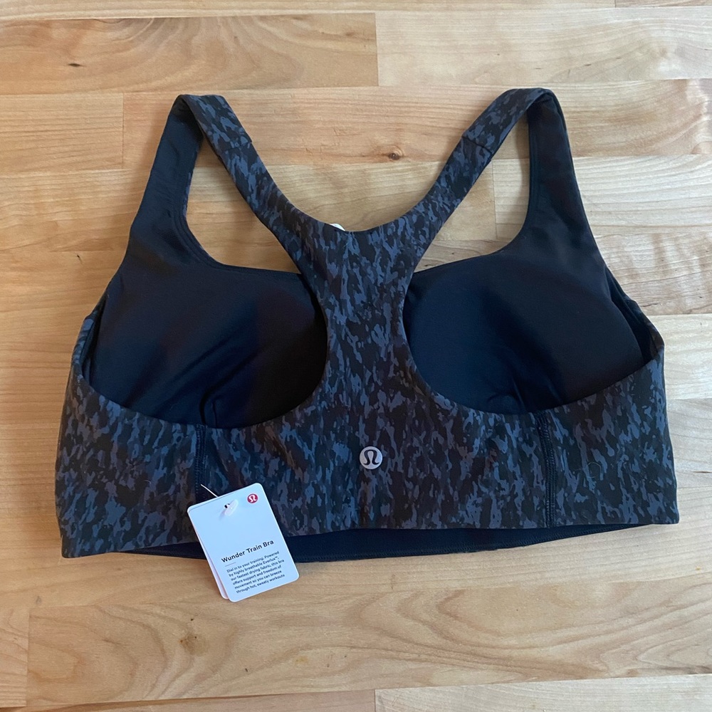 Lululemon Wunder Train Bra Medium Support C/D Cup Size 10